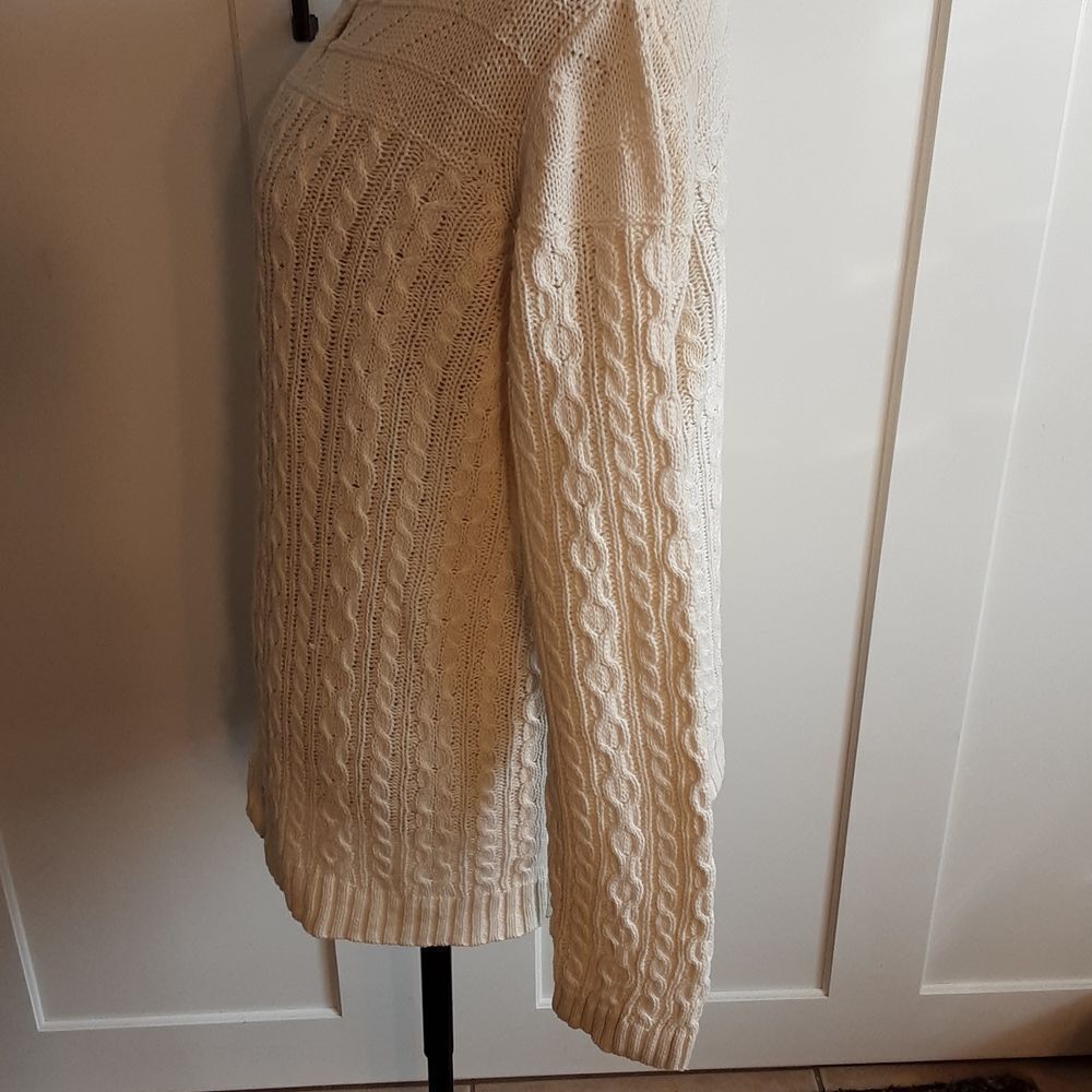 Oatmeal Linen Cable Knit Sweater - Picture 5 of 12